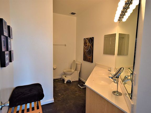 2nd image of 301 W Atlantic Ave #L5
