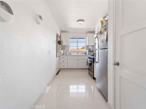 5th image of 4051 Abourne Rd APT D