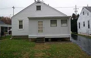 2nd image of 809 Molter Ave