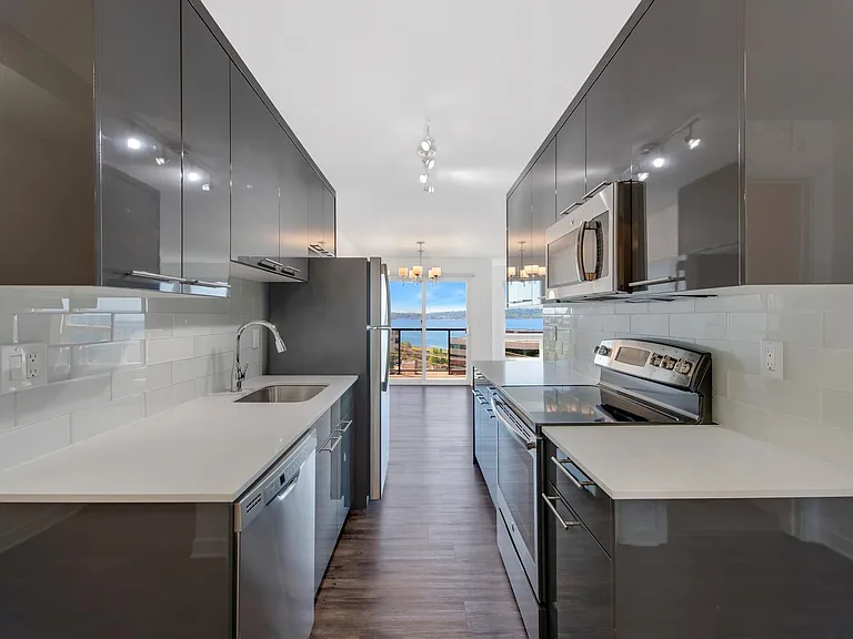 The Puget Vista Apartments — Photo 18