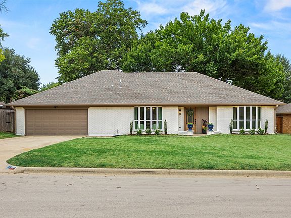 4th image of 1816 Big Bend Dr