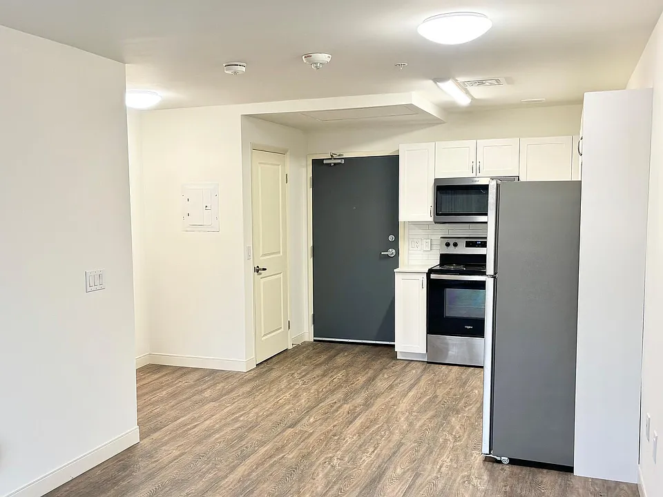 135 Station St #517