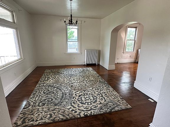 3rd image of 510 Scott Ave