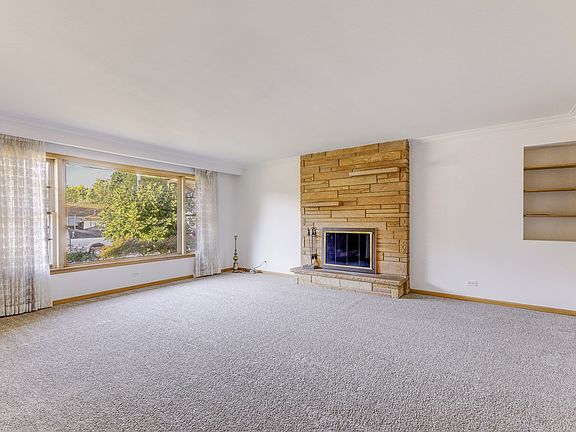 4th image of 9827 S Turner Ave
