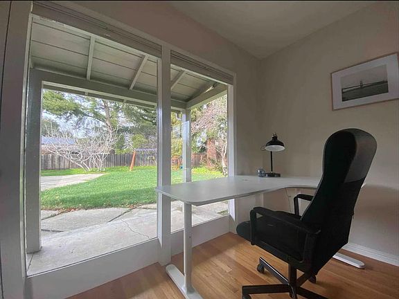5th image of 681 Cuesta Dr