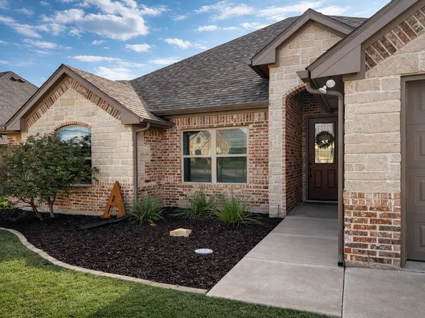 3103 White Horse Ct, Granbury, TX 76049