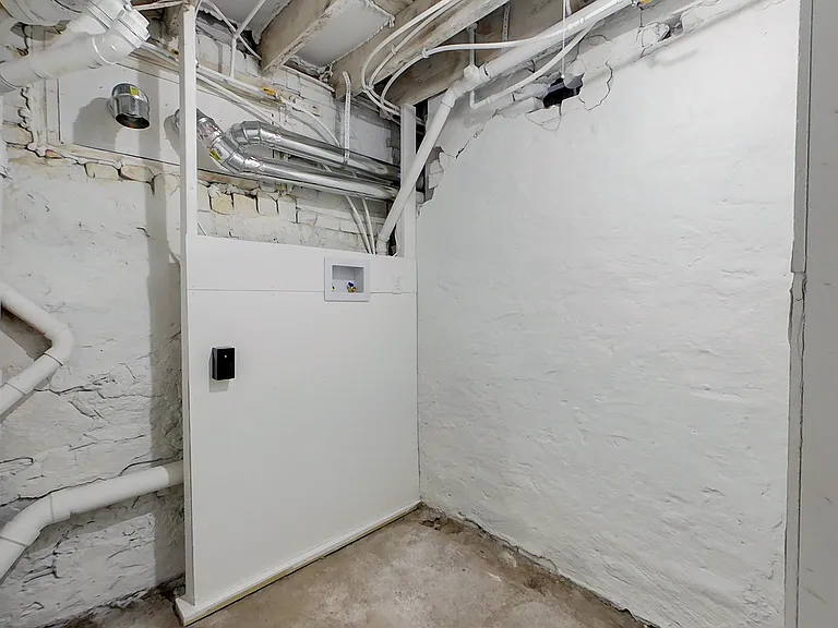 Private Washer/Dryer Hookups