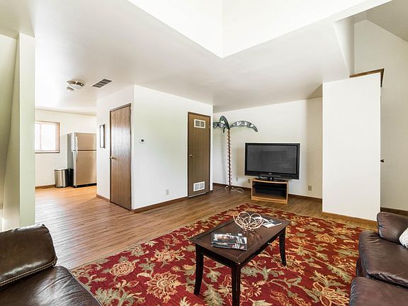 2nd image of 809 Edgebrook Dr #Gfpqt8763