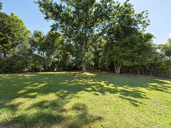 5th image of 13 Woodard Cir