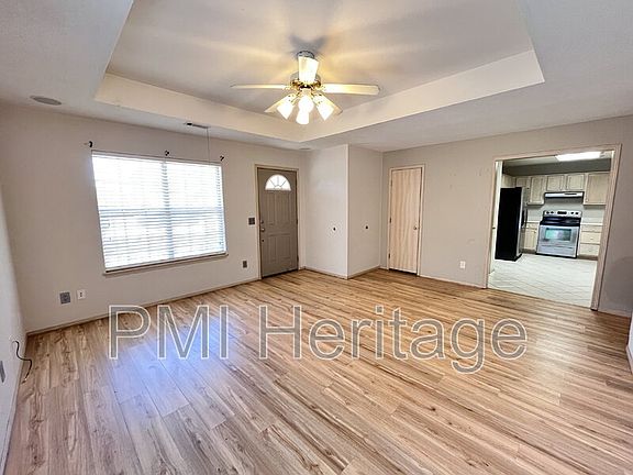 5th image of 884 N Daisy Ln