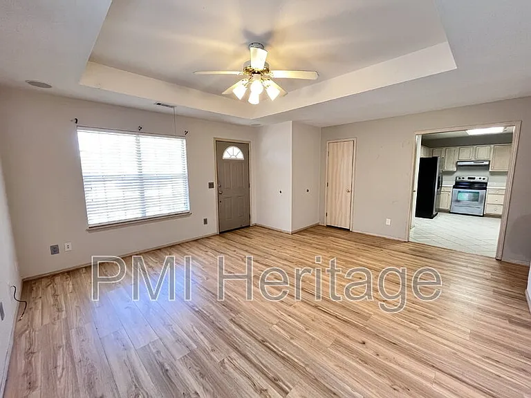 884 N Daisy Ln — Photo 5