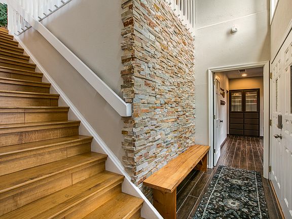 3rd image of 9425 Pebble Beach Dr NE