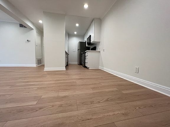 3rd image of 5460 White Oak Ave Unit E232