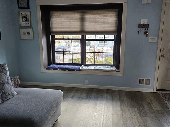 3rd image of 115 Willett Ave APT 20C