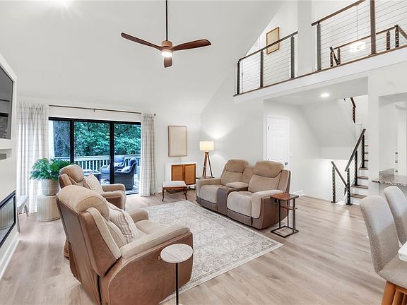 3rd image of 110 Safe Harbor Cir