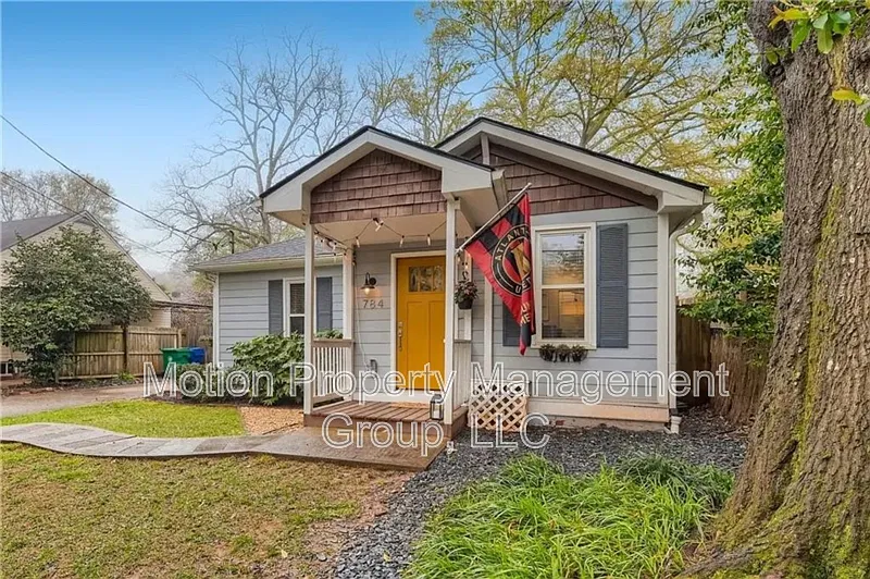 784 Hillmont Ave