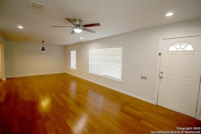 64 Vaughan Pl — Photo 4