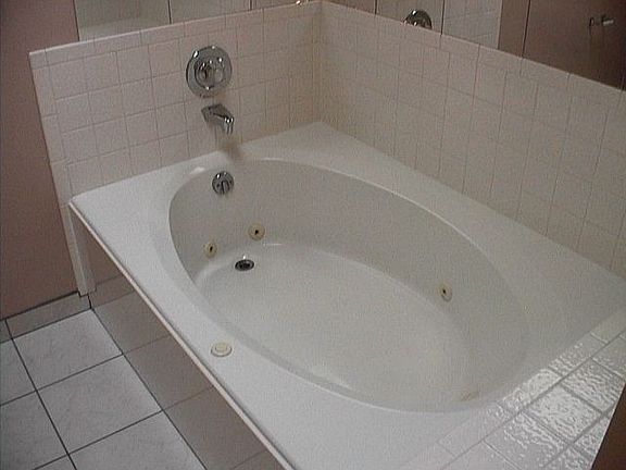 Master Bath Jetted Tub