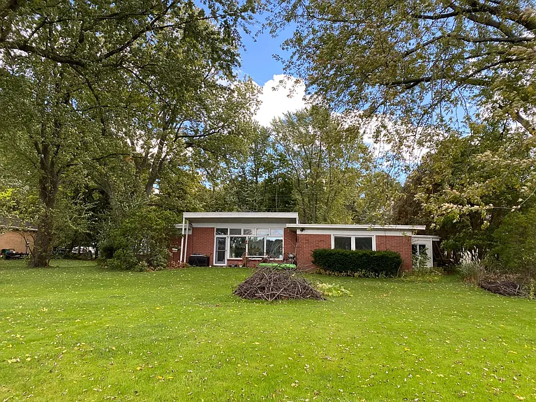 3048 Waunona Way — Photo 4