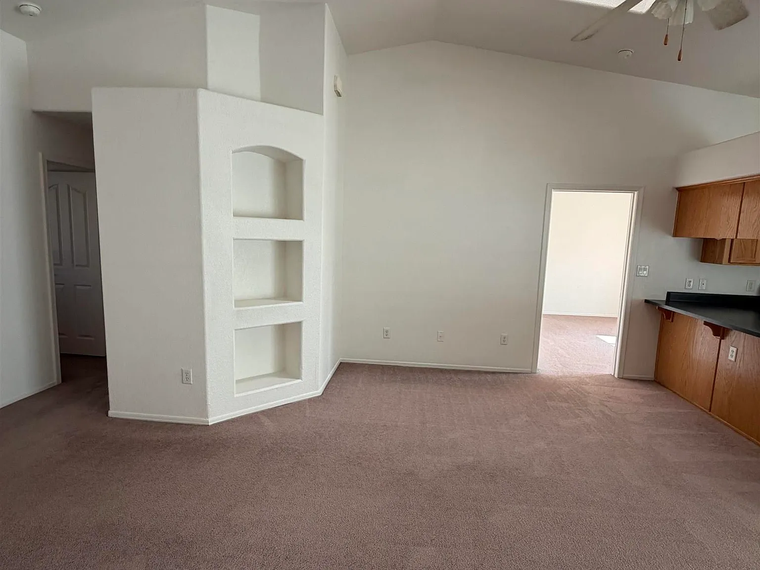 3 bed, 2.0 bath, 1200 sqft, $1,450 — Photo 3