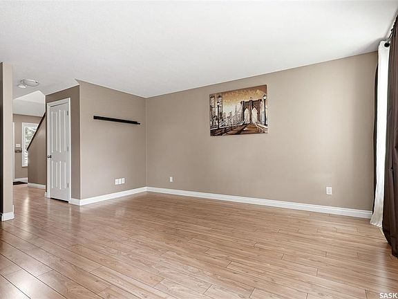5th image of 837 Connaught STREET