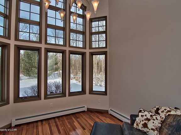 4th image of 237 Windsor Way