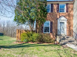 14490 Black Horse Ct, Centreville, VA 20120