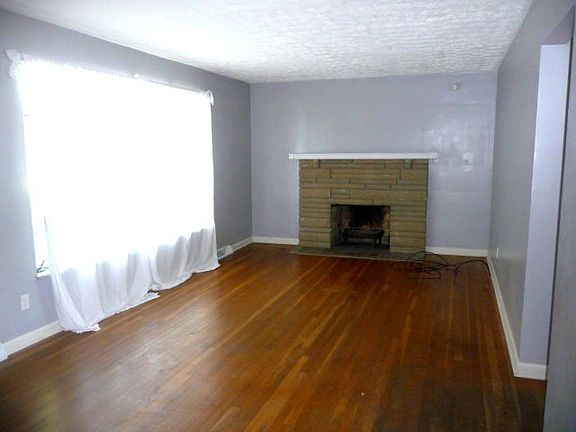 3rd image of 1499 Garywood Ave