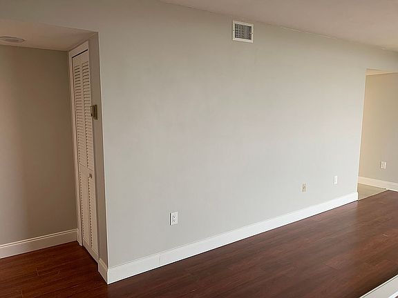 3rd image of 720 Coral Way APT 11D