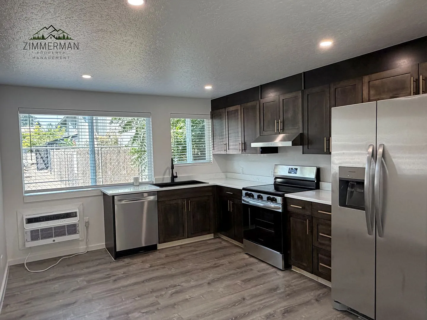 147 C Street — Photo 4