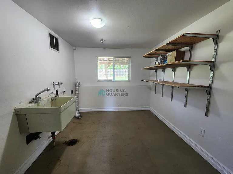 3318 S Bernard St — Photo 25