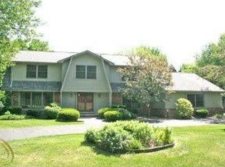 4043 Stoneleigh Rd, Bloomfield Hills, MI 48302