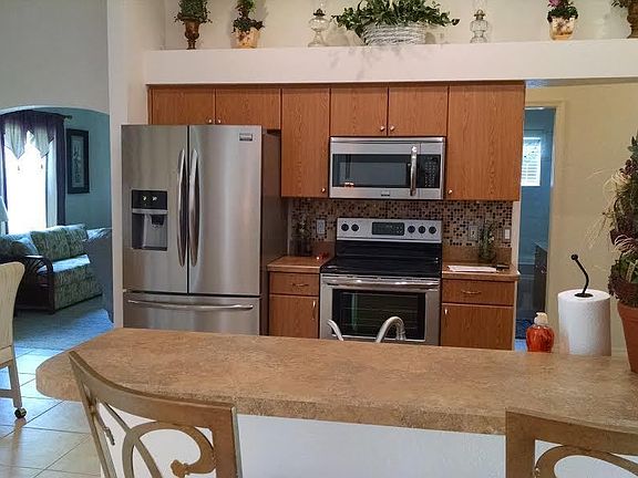 4th image of 1112 Hillsborough Blvd