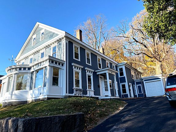 3rd image of 112 Pleasant St #3