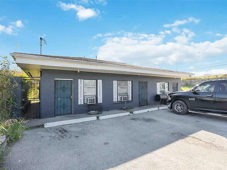 5504 Jensen Dr #3 — Photo 2