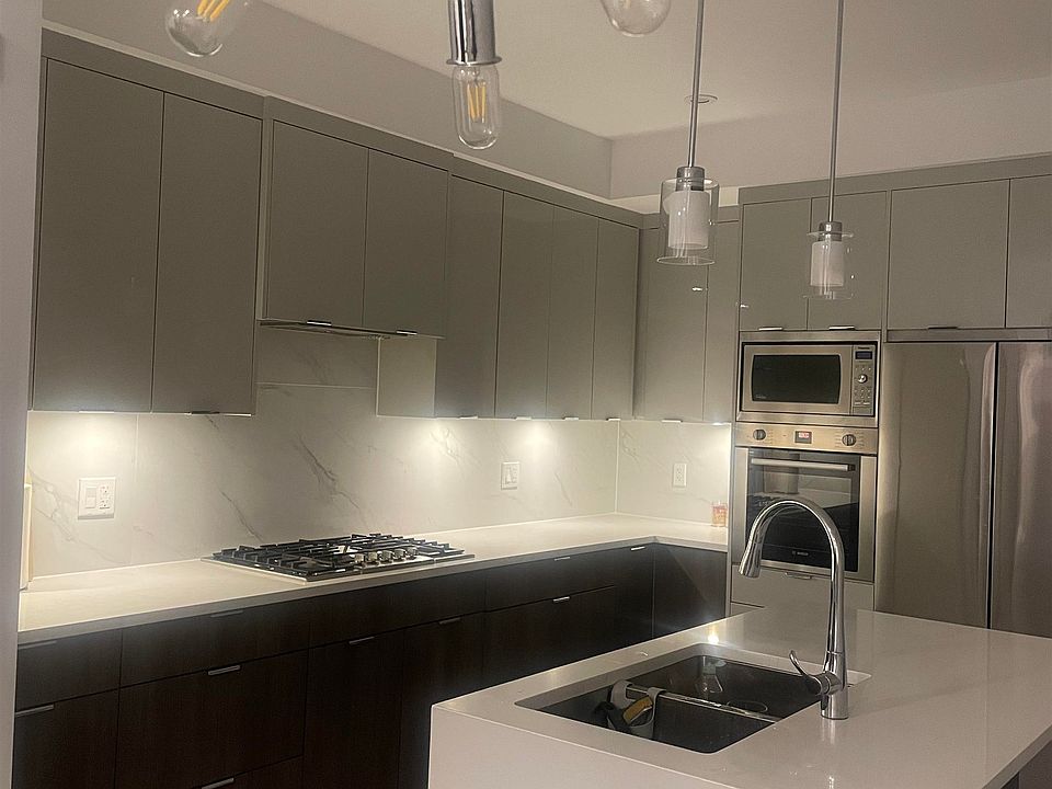 1st image of 14438 72nd Ave #406