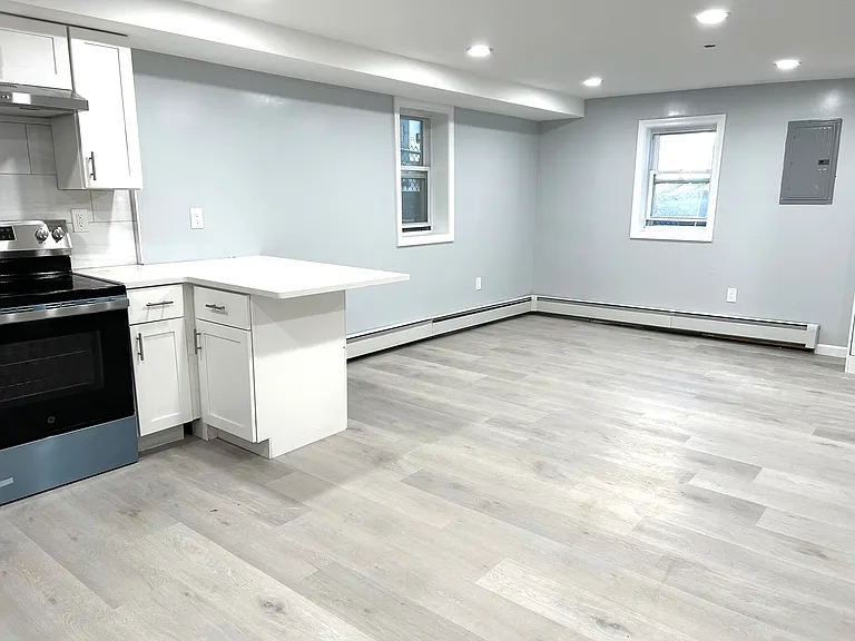 40 Plymouth St #3 — Photo 6