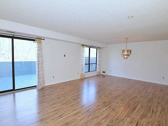 3rd image of 194 Pond View Ln #194