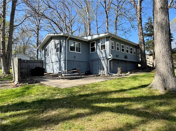 61 Lockhart Dr, Neoga, IL 62447