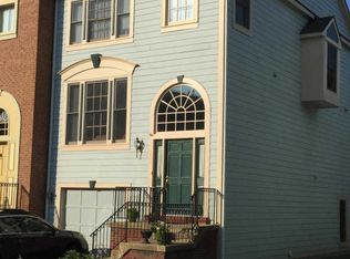 221 Town Branch Ter SW, Leesburg, VA 20175