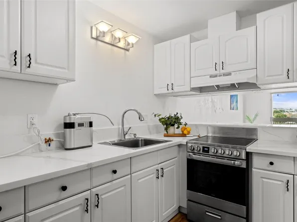 94-615 Kahakea St APT 6J, Waipahu, HI 96797