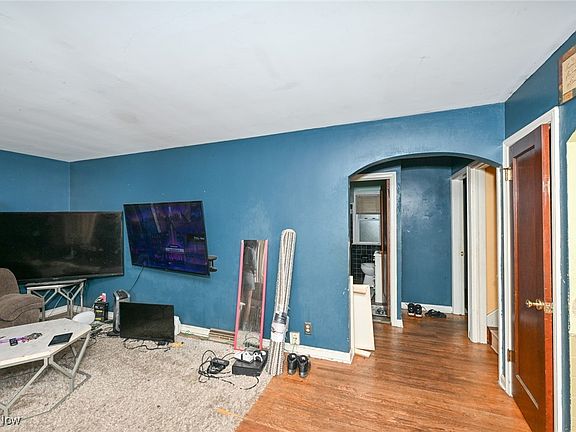 4th image of 1215 Lindsay Ave