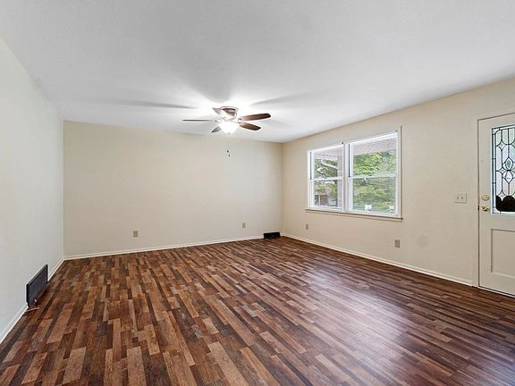 4th image of 1926 Westwood Dr