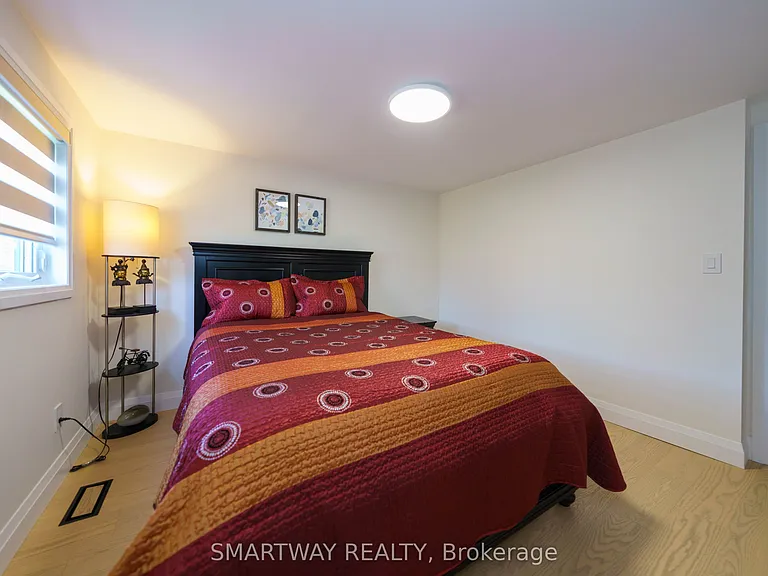 107 Campbell Cres — Photo 38