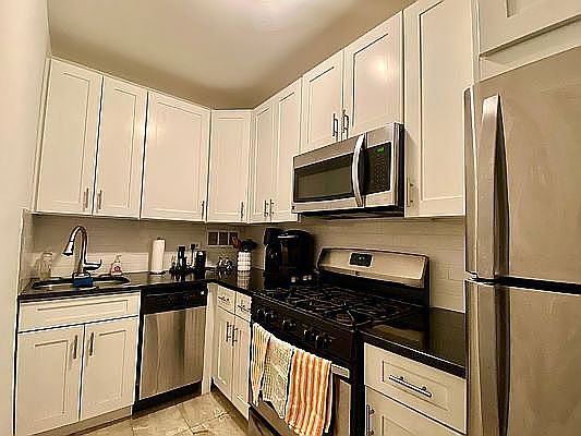 5th image of 333 E 34th St #17H