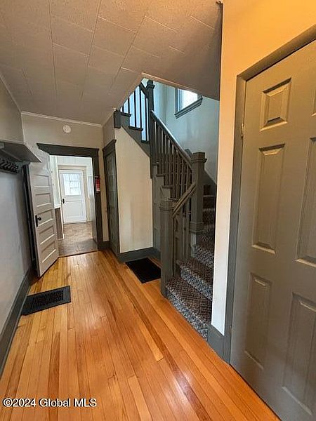 4th image of 39 McCulloch Avenue