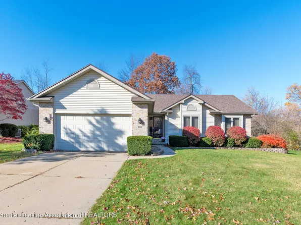 12332 Sea Pines Dr, Dewitt, MI 48820