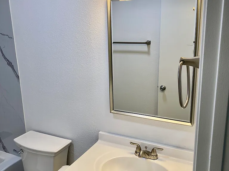 10702 Dabney Dr — Photo 6