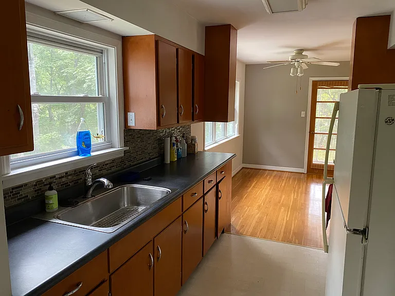 704 Morningside Dr — Photo 8