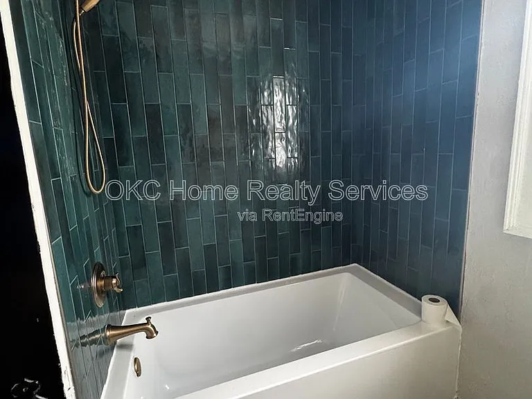 2854 NW 19th St #2854 — Photo 7